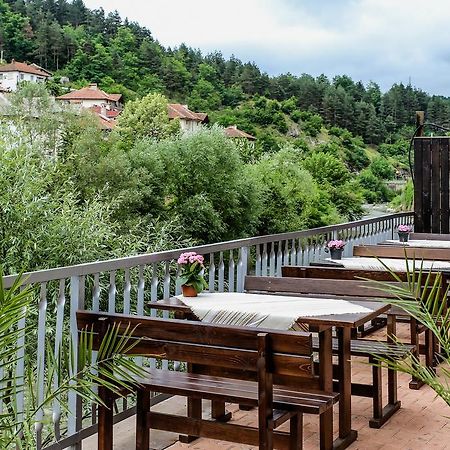 Бялата Къща Hotel Zlatograd Exterior foto