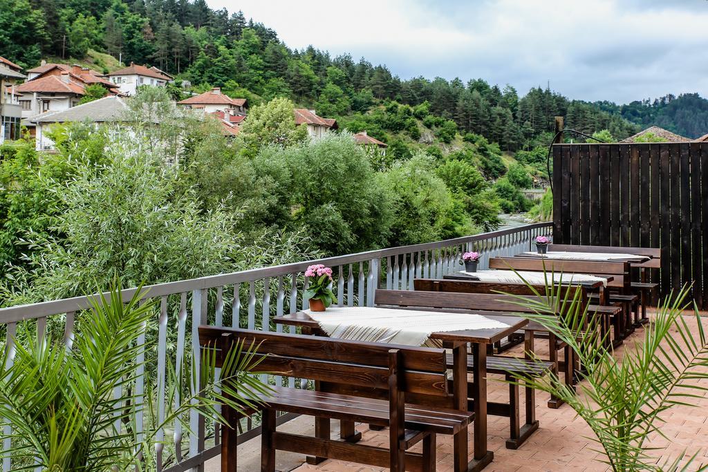 Бялата Къща Hotel Zlatograd Exterior foto